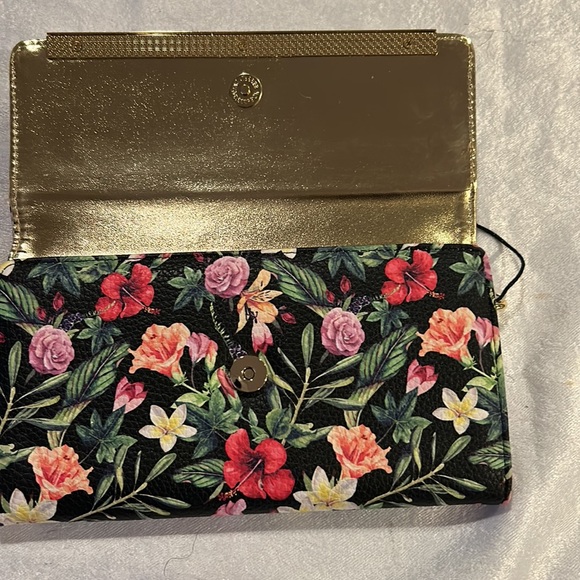 Steve Madden 3 part floral wallet - Picture 3 of 7